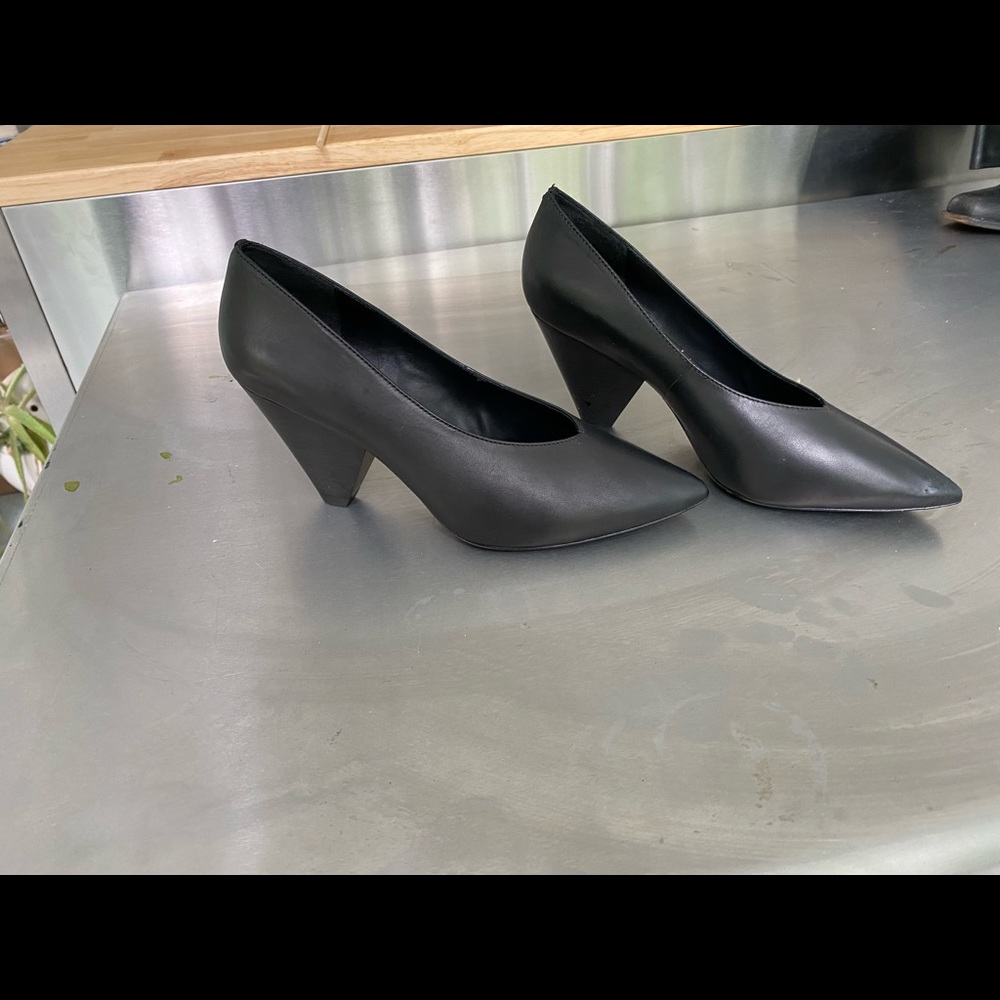 ASH Black Leather Pumps 41 Retail $230
